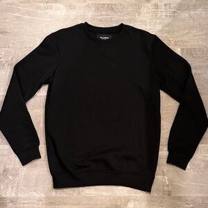 Pull & Bear Men's Black Crewneck Sweatshirt w/Skull Imprint - Small